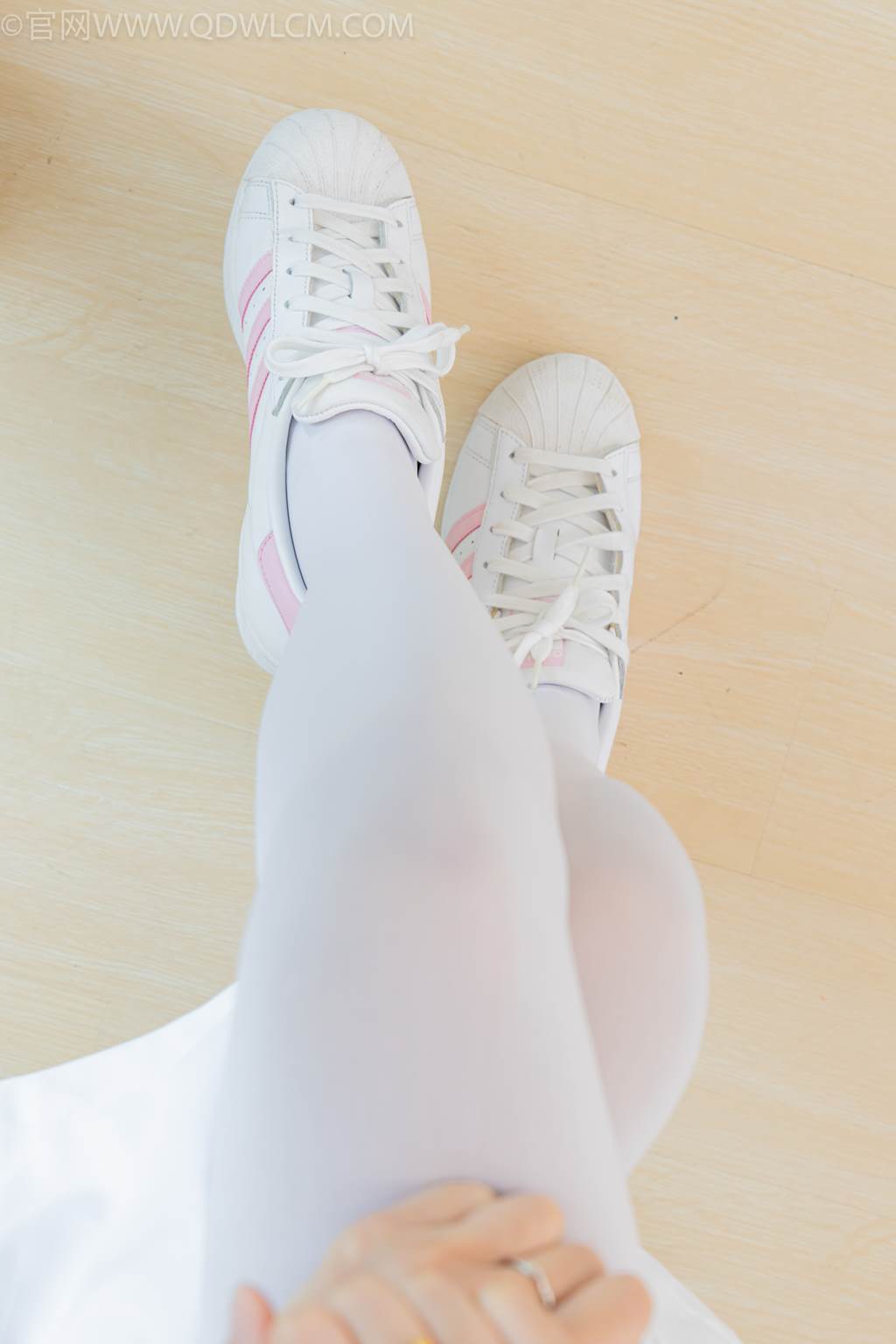 图片[28]-物恋传媒 NO.2450 小夏-板鞋、厚白丝[125P] – 速更版-美库