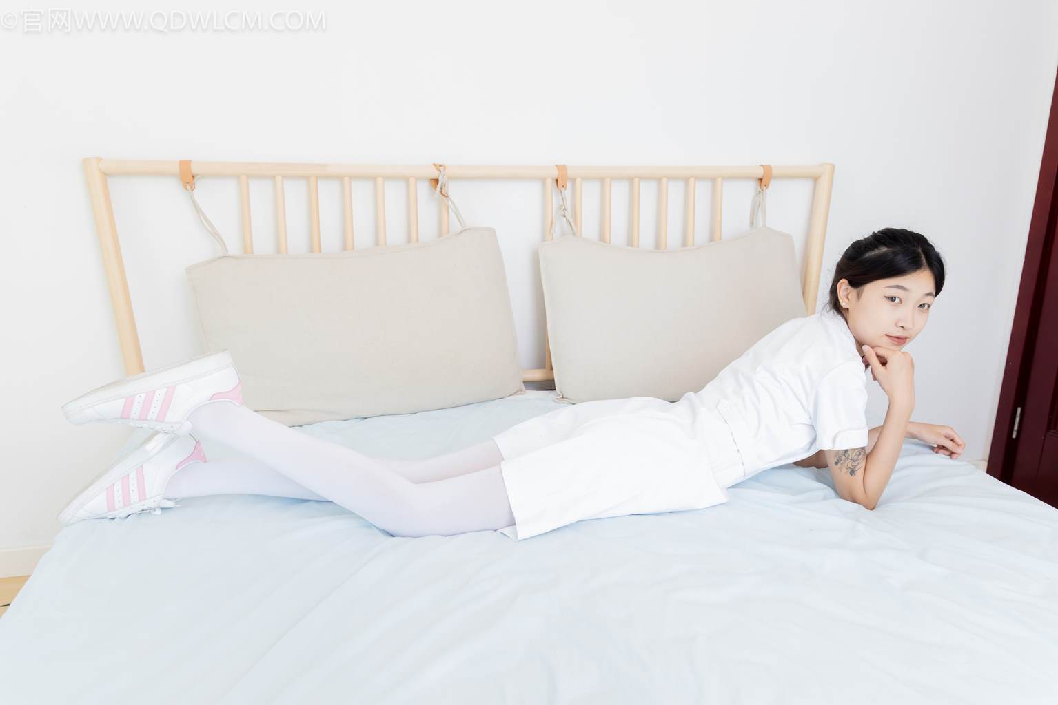 图片[61]-物恋传媒 NO.2450 小夏-板鞋、厚白丝[125P] – 速更版-美库