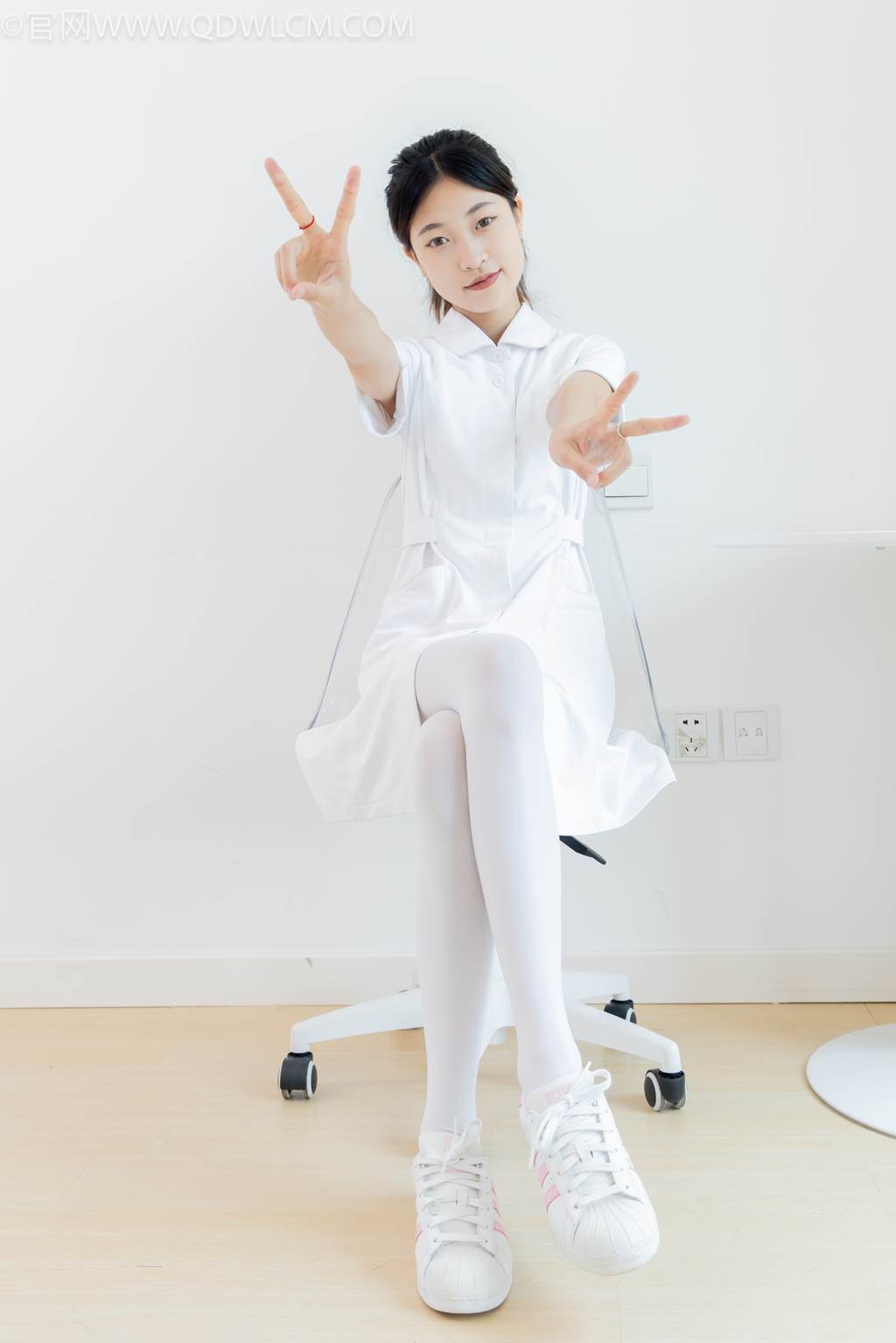 图片[71]-物恋传媒 NO.2450 小夏-板鞋、厚白丝[125P] – 速更版-美库