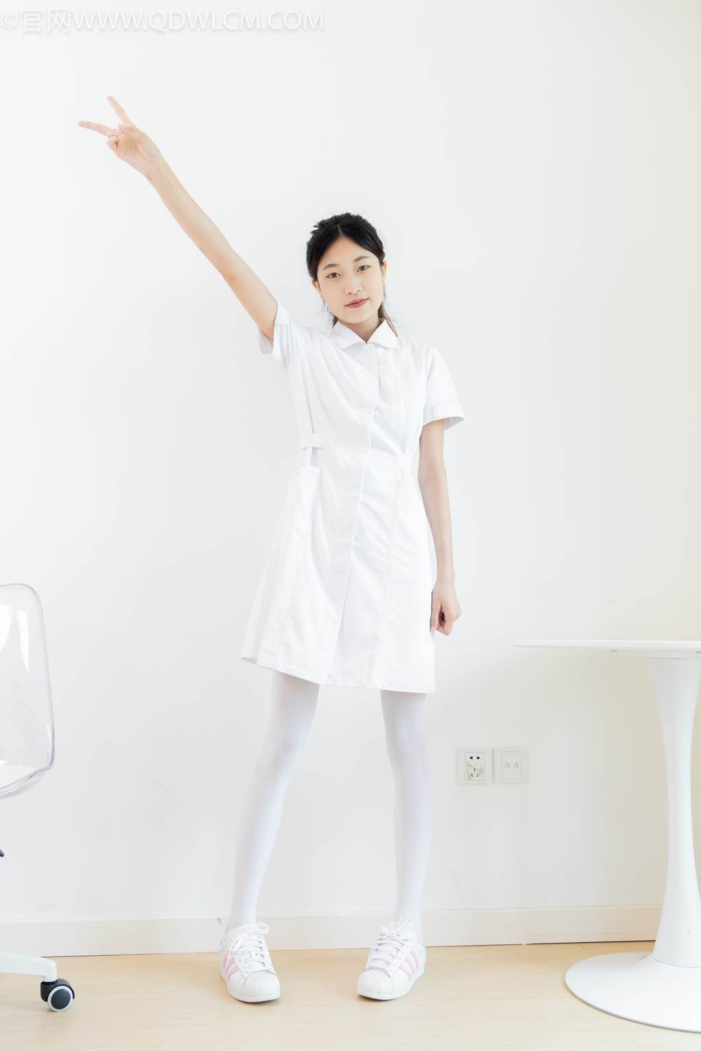 图片[111]-物恋传媒 NO.2450 小夏-板鞋、厚白丝[125P] – 速更版-美库