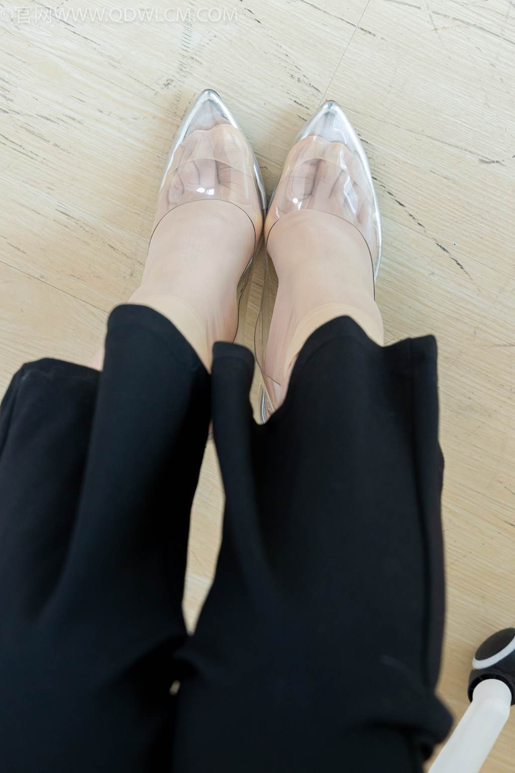 图片[22]-物恋传媒 NO.2451 岚岚-高跟鞋、短肉丝、裸足、剪指甲剧情[130P] – 速更版-美库