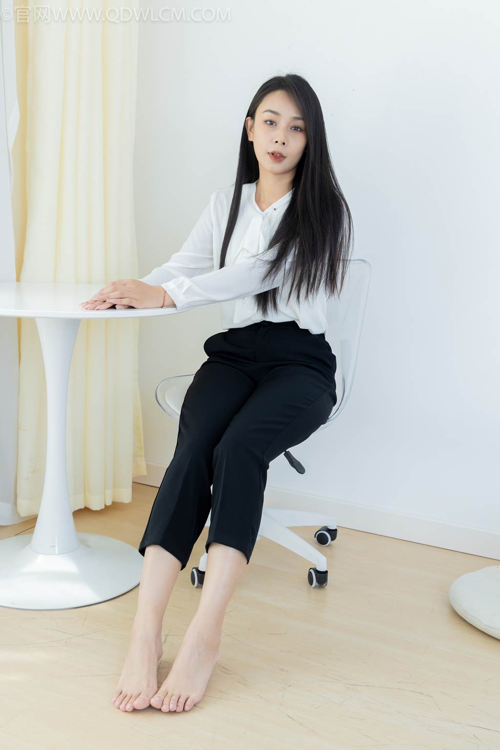 图片[56]-物恋传媒 NO.2451 岚岚-高跟鞋、短肉丝、裸足、剪指甲剧情[130P] – 速更版-美库