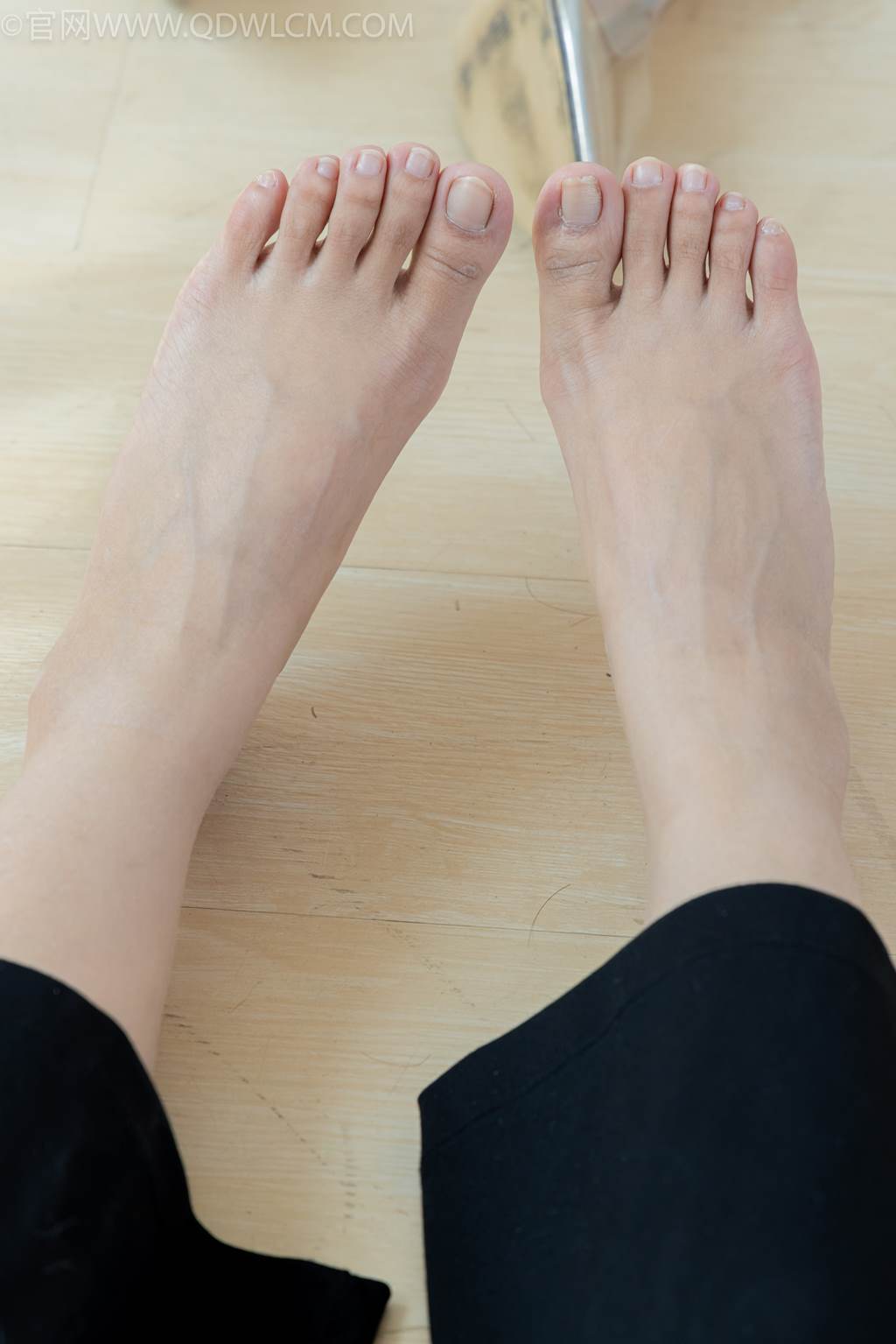 图片[64]-物恋传媒 NO.2451 岚岚-高跟鞋、短肉丝、裸足、剪指甲剧情[130P] – 速更版-美库