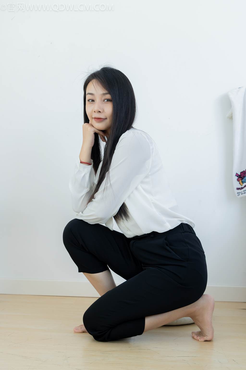 图片[111]-物恋传媒 NO.2451 岚岚-高跟鞋、短肉丝、裸足、剪指甲剧情[130P] – 速更版-美库