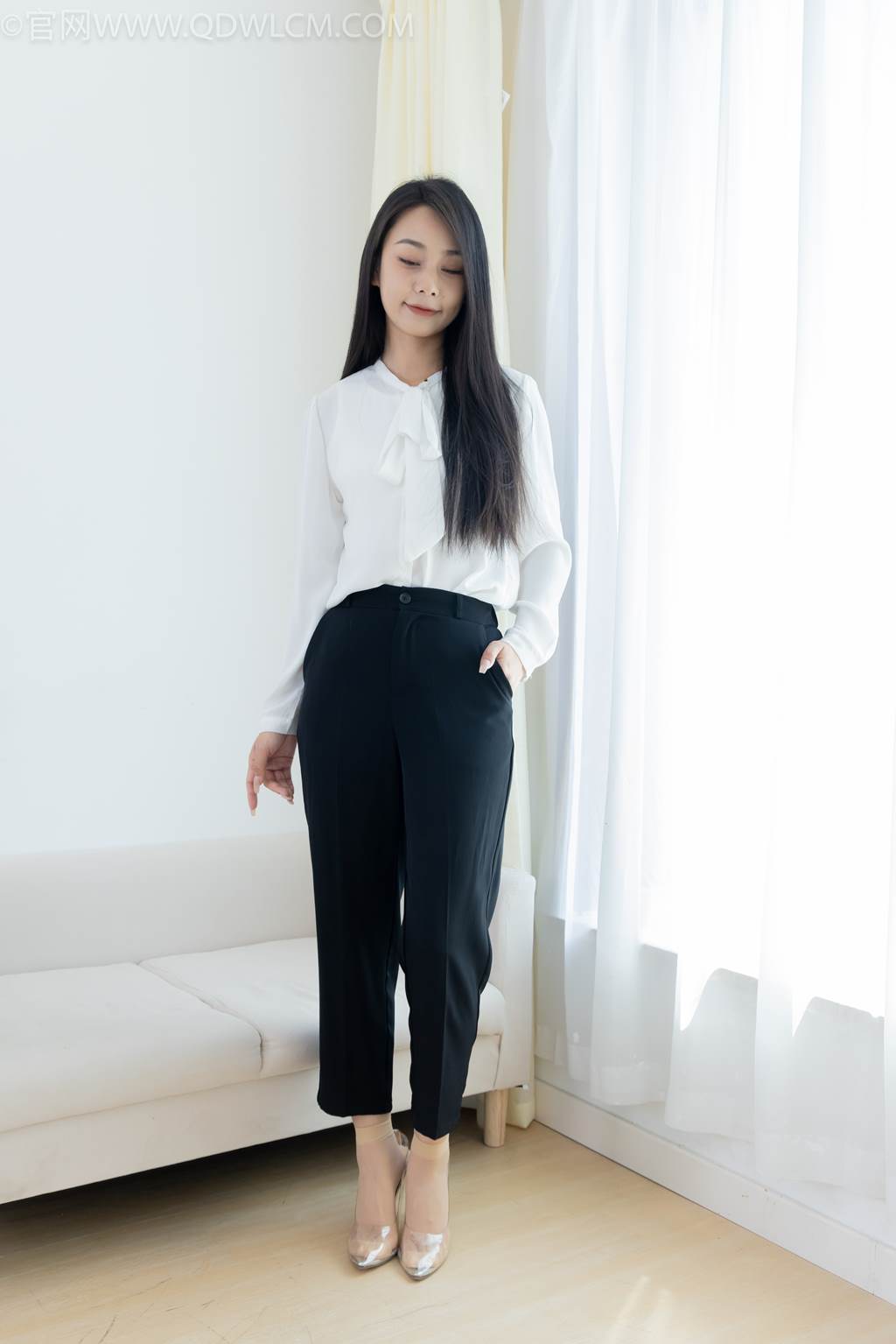 图片[116]-物恋传媒 NO.2451 岚岚-高跟鞋、短肉丝、裸足、剪指甲剧情[130P] – 速更版-美库