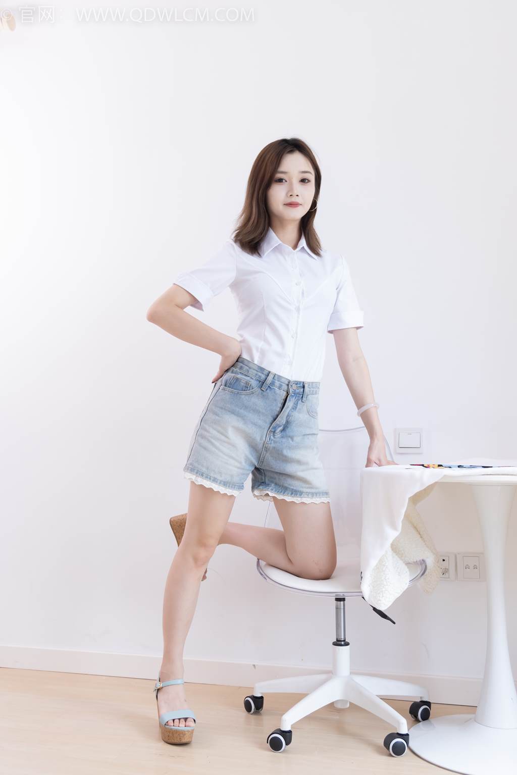 图片[143]-物恋传媒 NO.2452 橙子-高跟凉鞋、薄黑丝[160P] – 速更版-美库