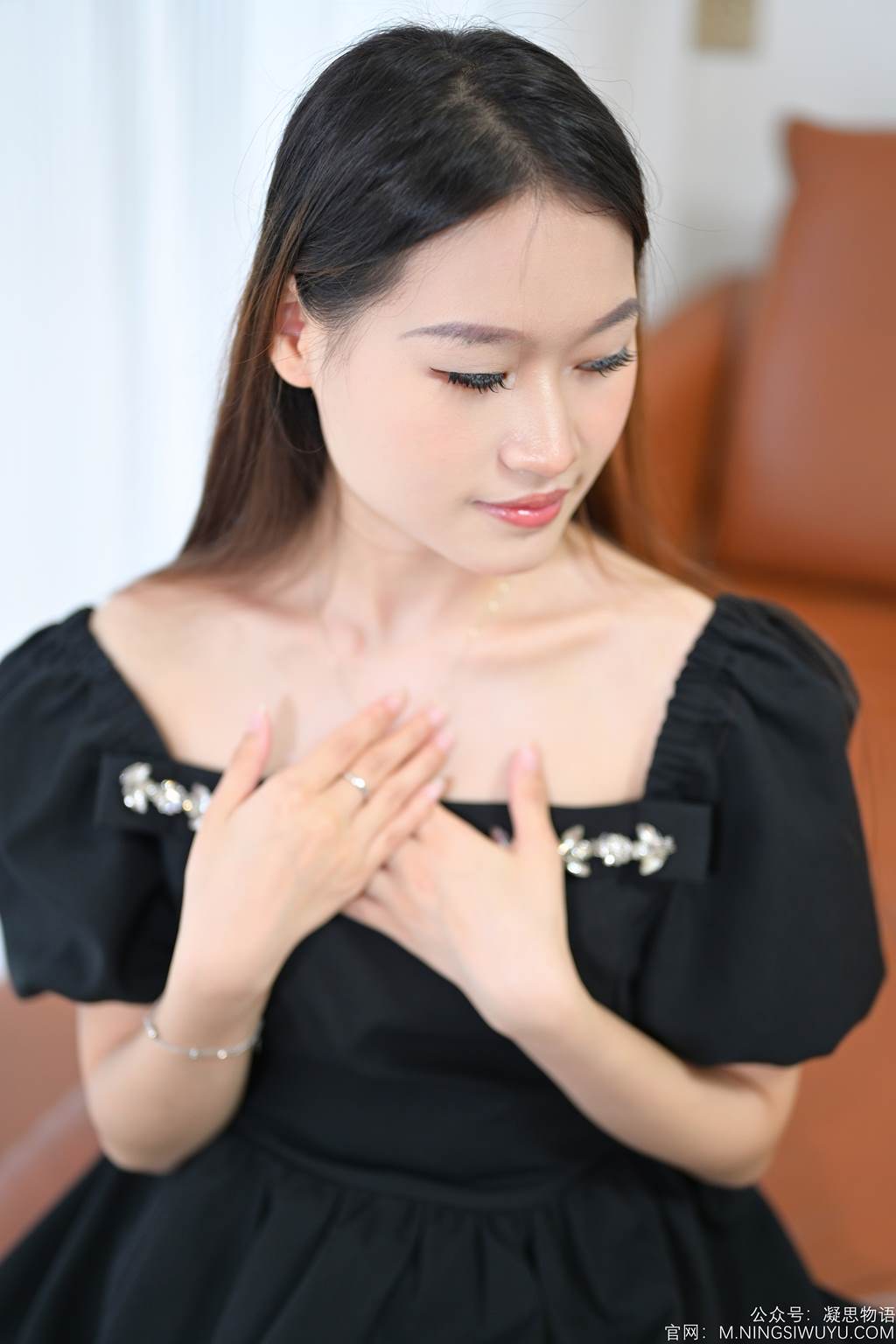 图片[11]-凝思摄影 NO.001 怡怡-连衣裙、黑丝、高跟鞋[137P] – 速更版-美库