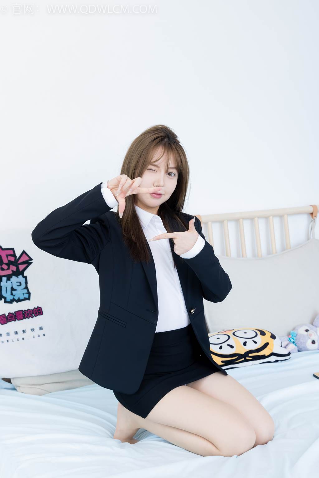 图片[25]-物恋传媒 NO.2454 小曦-高跟凉鞋、薄肉丝、薄黑丝、裸足[128P] – 速更版-美库