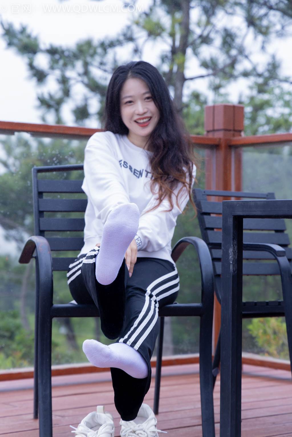 图片[10]-物恋传媒 NO.2458 小紫-运动鞋、白短棉袜、裸足[110P] – 速更版-美库