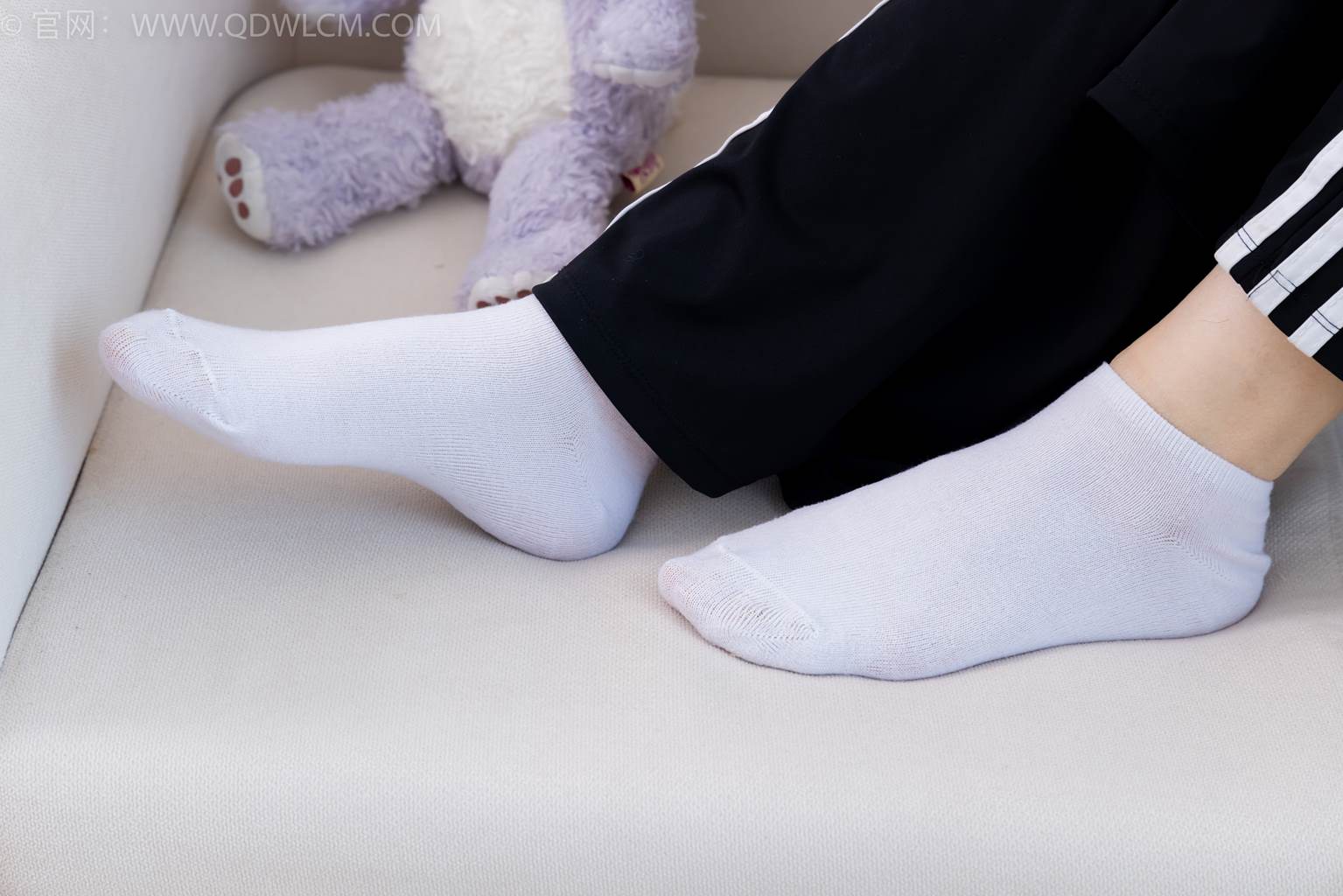 图片[11]-物恋传媒 NO.2458 小紫-运动鞋、白短棉袜、裸足[110P] – 速更版-美库