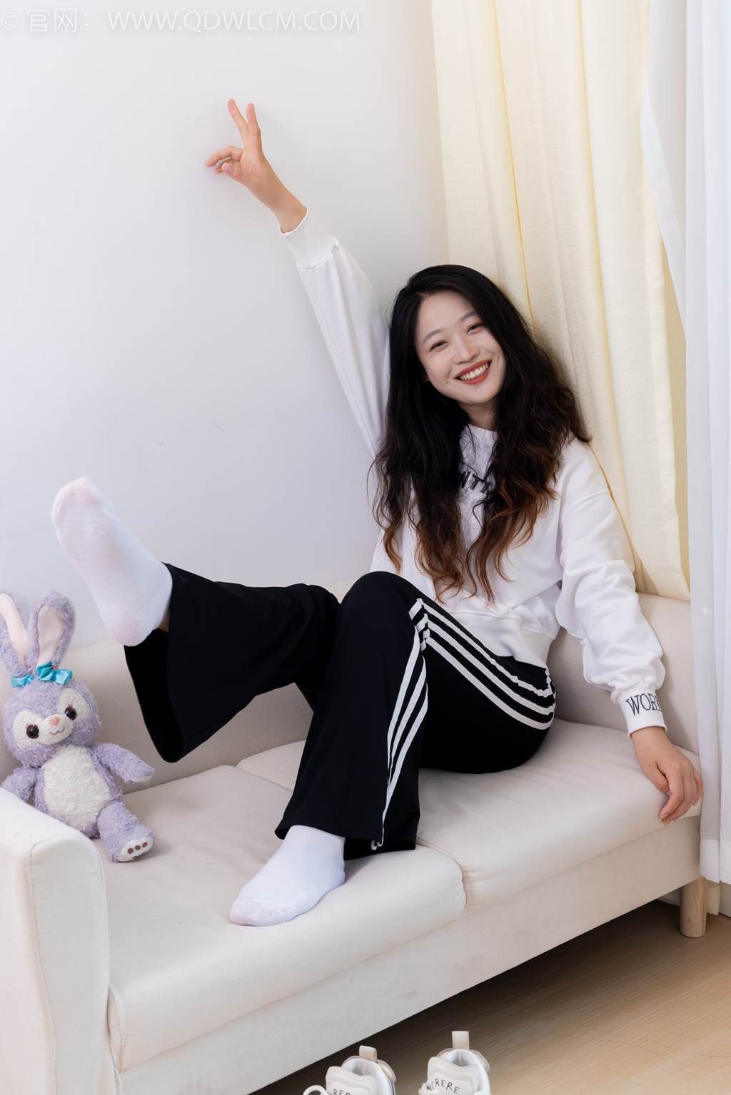 图片[33]-物恋传媒 NO.2458 小紫-运动鞋、白短棉袜、裸足[110P] – 速更版-美库