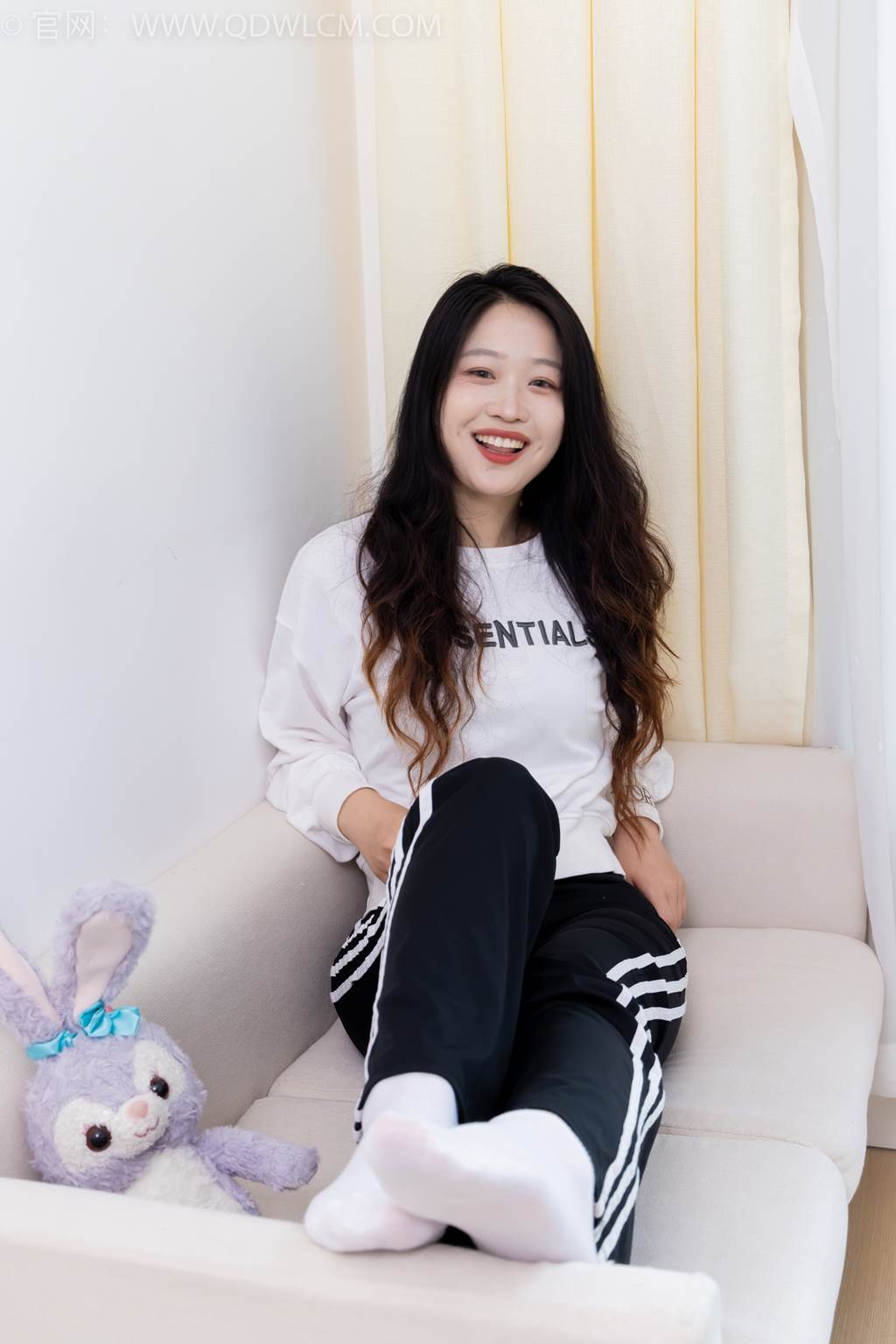 图片[35]-物恋传媒 NO.2458 小紫-运动鞋、白短棉袜、裸足[110P] – 速更版-美库