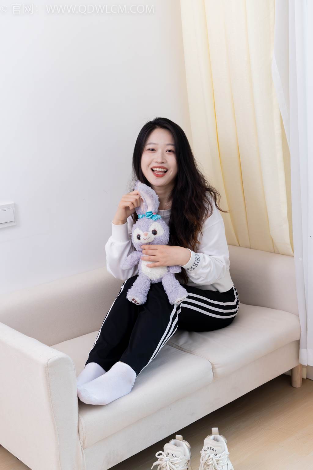 图片[50]-物恋传媒 NO.2458 小紫-运动鞋、白短棉袜、裸足[110P] – 速更版-美库