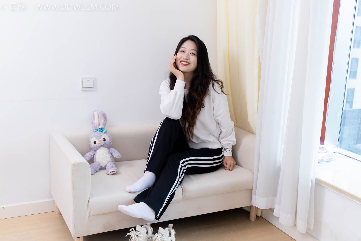 图片[54]-物恋传媒 NO.2458 小紫-运动鞋、白短棉袜、裸足[110P] – 速更版-美库