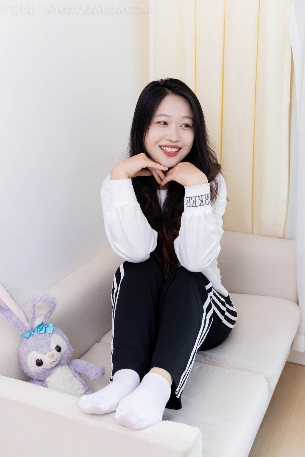 图片[56]-物恋传媒 NO.2458 小紫-运动鞋、白短棉袜、裸足[110P] – 速更版-美库