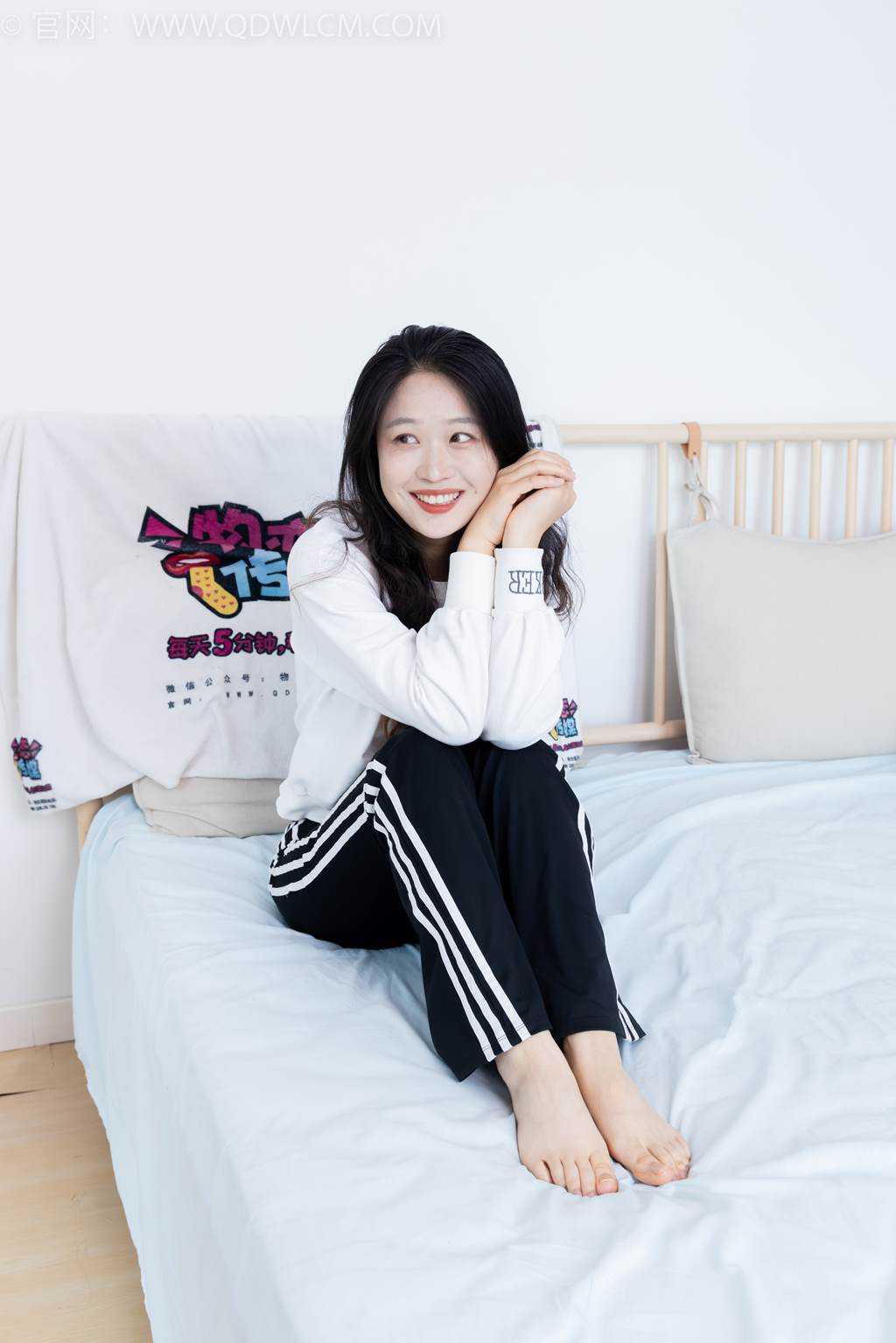 图片[62]-物恋传媒 NO.2458 小紫-运动鞋、白短棉袜、裸足[110P] – 速更版-美库