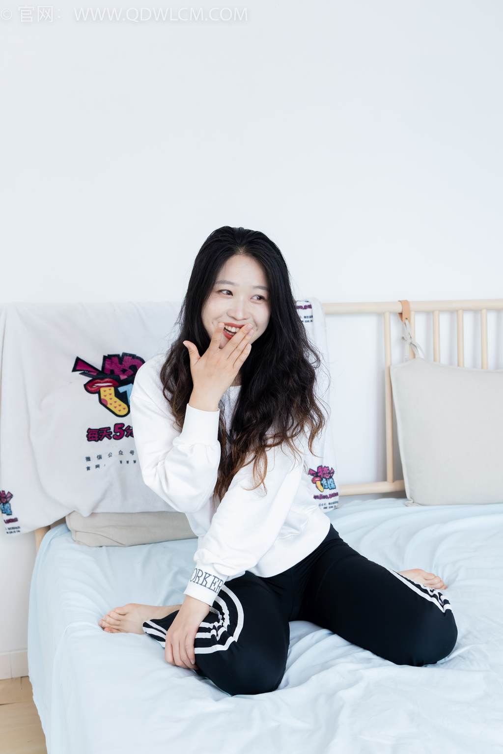 图片[63]-物恋传媒 NO.2458 小紫-运动鞋、白短棉袜、裸足[110P] – 速更版-美库