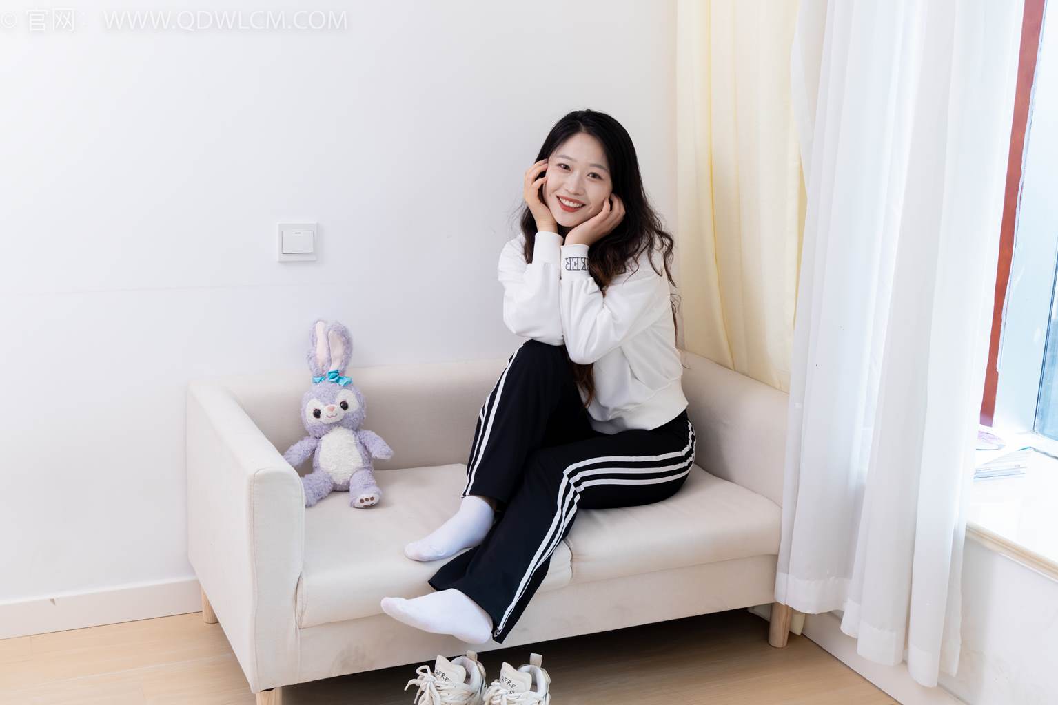 图片[74]-物恋传媒 NO.2458 小紫-运动鞋、白短棉袜、裸足[110P] – 速更版-美库