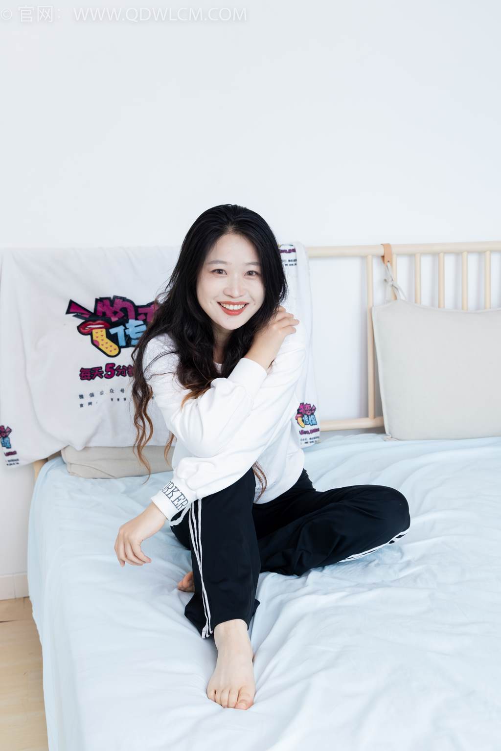 图片[75]-物恋传媒 NO.2458 小紫-运动鞋、白短棉袜、裸足[110P] – 速更版-美库