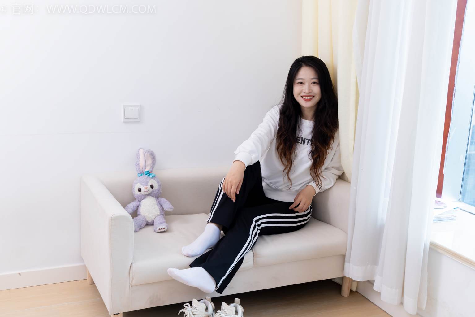 图片[76]-物恋传媒 NO.2458 小紫-运动鞋、白短棉袜、裸足[110P] – 速更版-美库