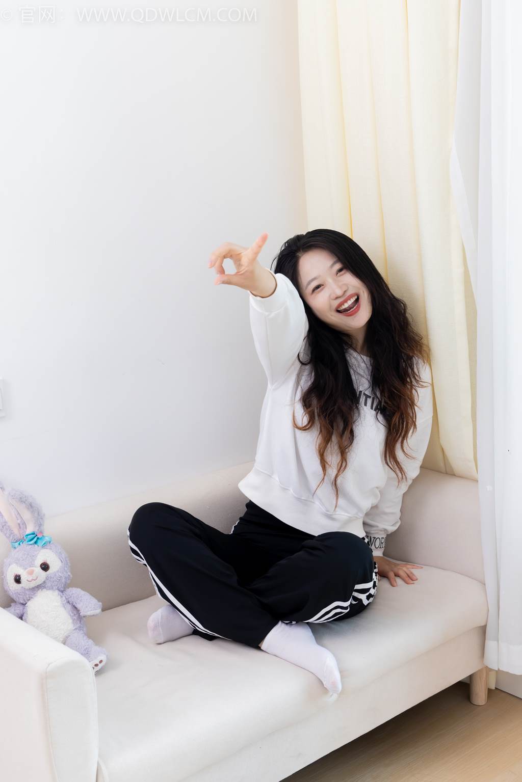 图片[78]-物恋传媒 NO.2458 小紫-运动鞋、白短棉袜、裸足[110P] – 速更版-美库