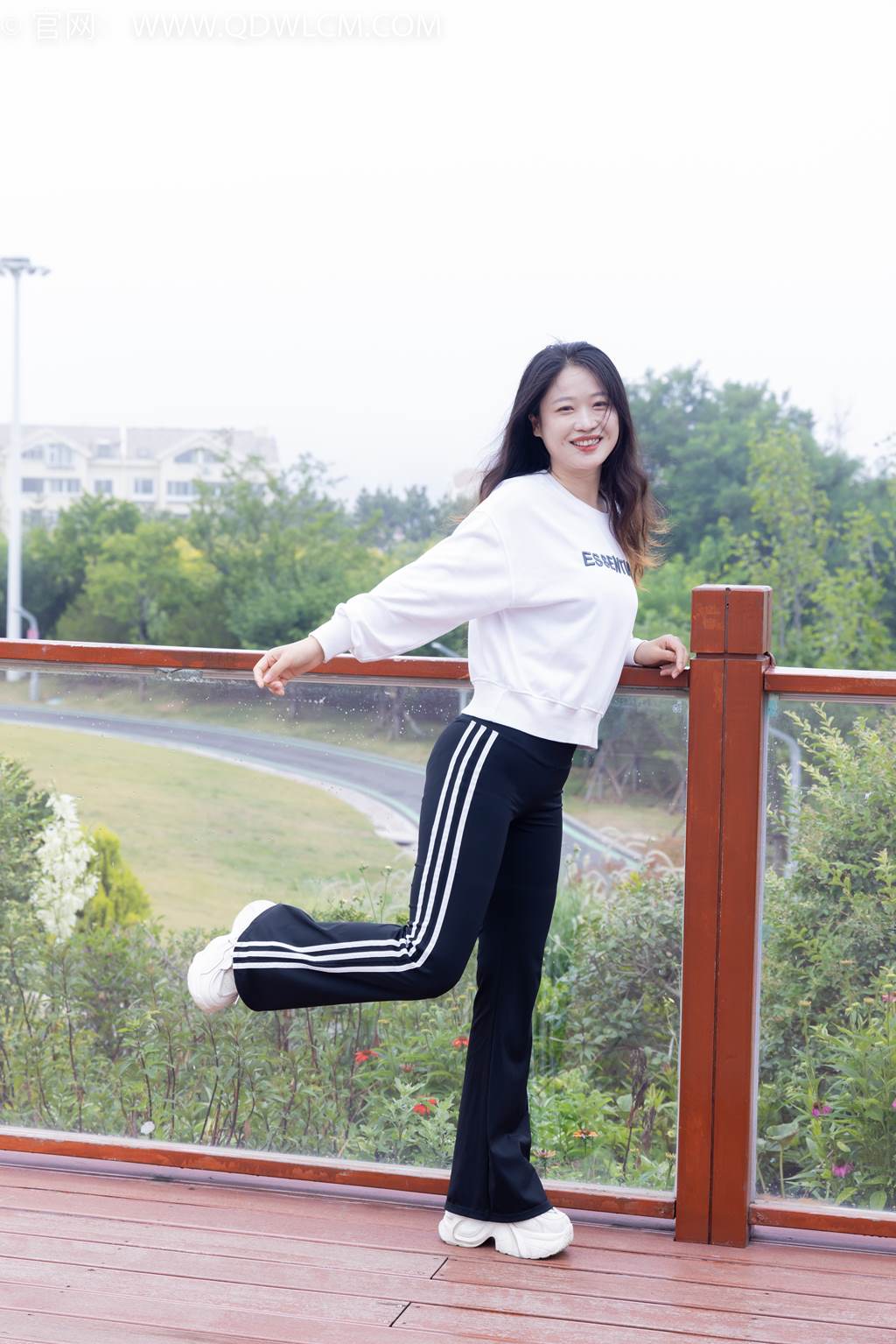 图片[102]-物恋传媒 NO.2458 小紫-运动鞋、白短棉袜、裸足[110P] – 速更版-美库