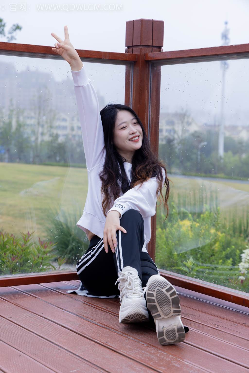 图片[105]-物恋传媒 NO.2458 小紫-运动鞋、白短棉袜、裸足[110P] – 速更版-美库