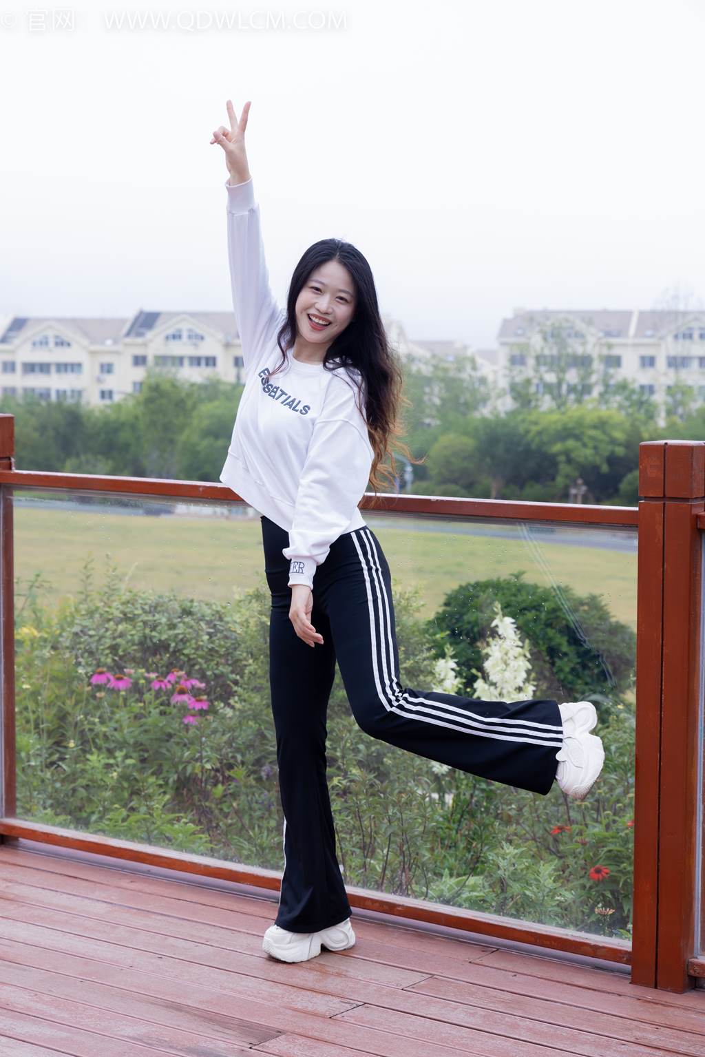 图片[108]-物恋传媒 NO.2458 小紫-运动鞋、白短棉袜、裸足[110P] – 速更版-美库