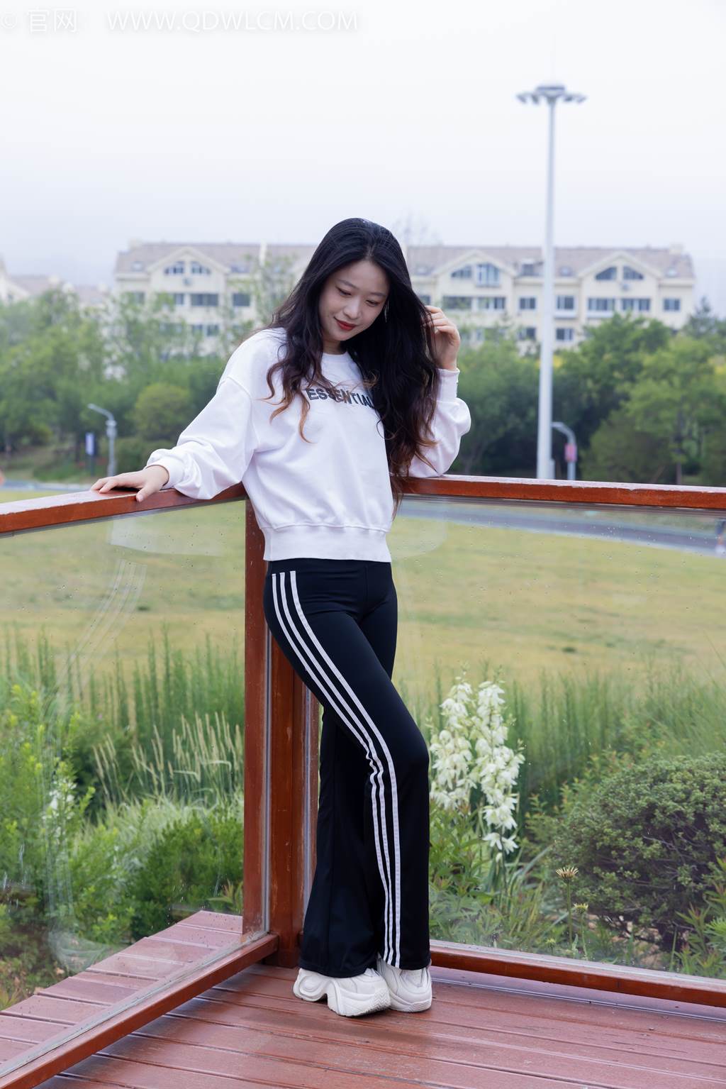 图片[110]-物恋传媒 NO.2458 小紫-运动鞋、白短棉袜、裸足[110P] – 速更版-美库