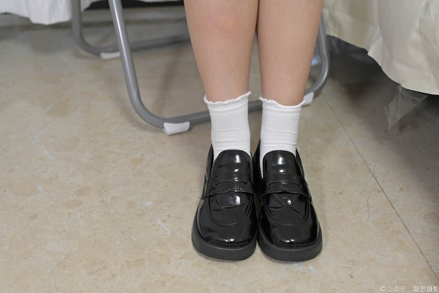 图片[51]-凝思摄影 NO.004 铃铃-T恤、短白袜、小皮鞋[143P] – 速更版-美库