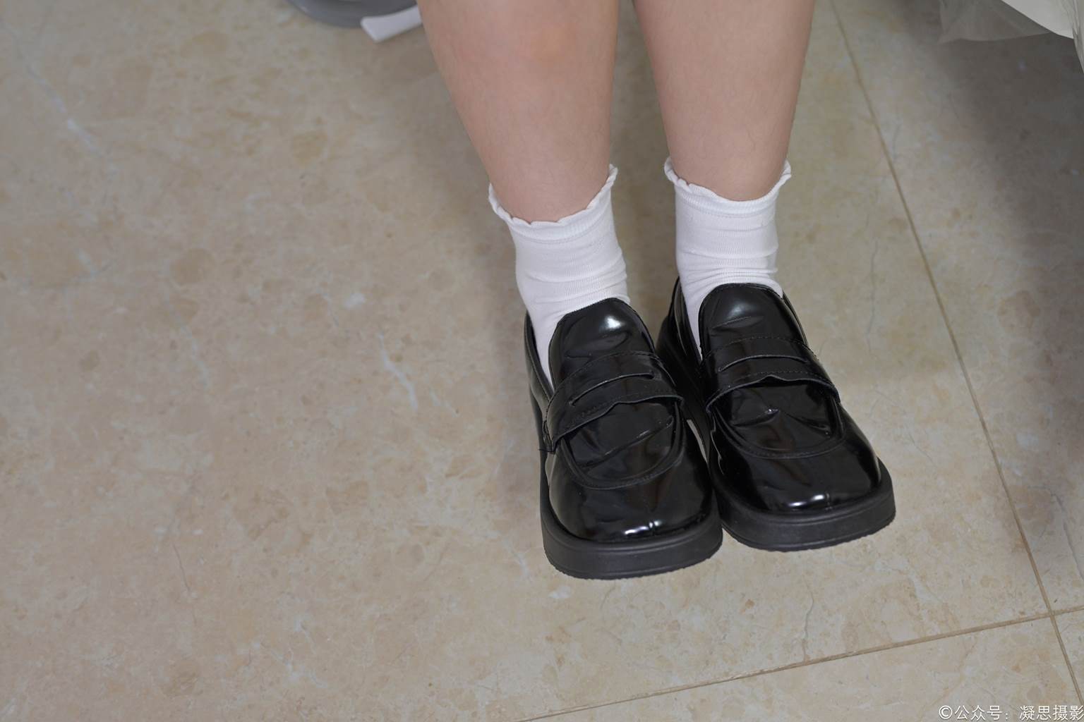 图片[55]-凝思摄影 NO.004 铃铃-T恤、短白袜、小皮鞋[143P] – 速更版-美库