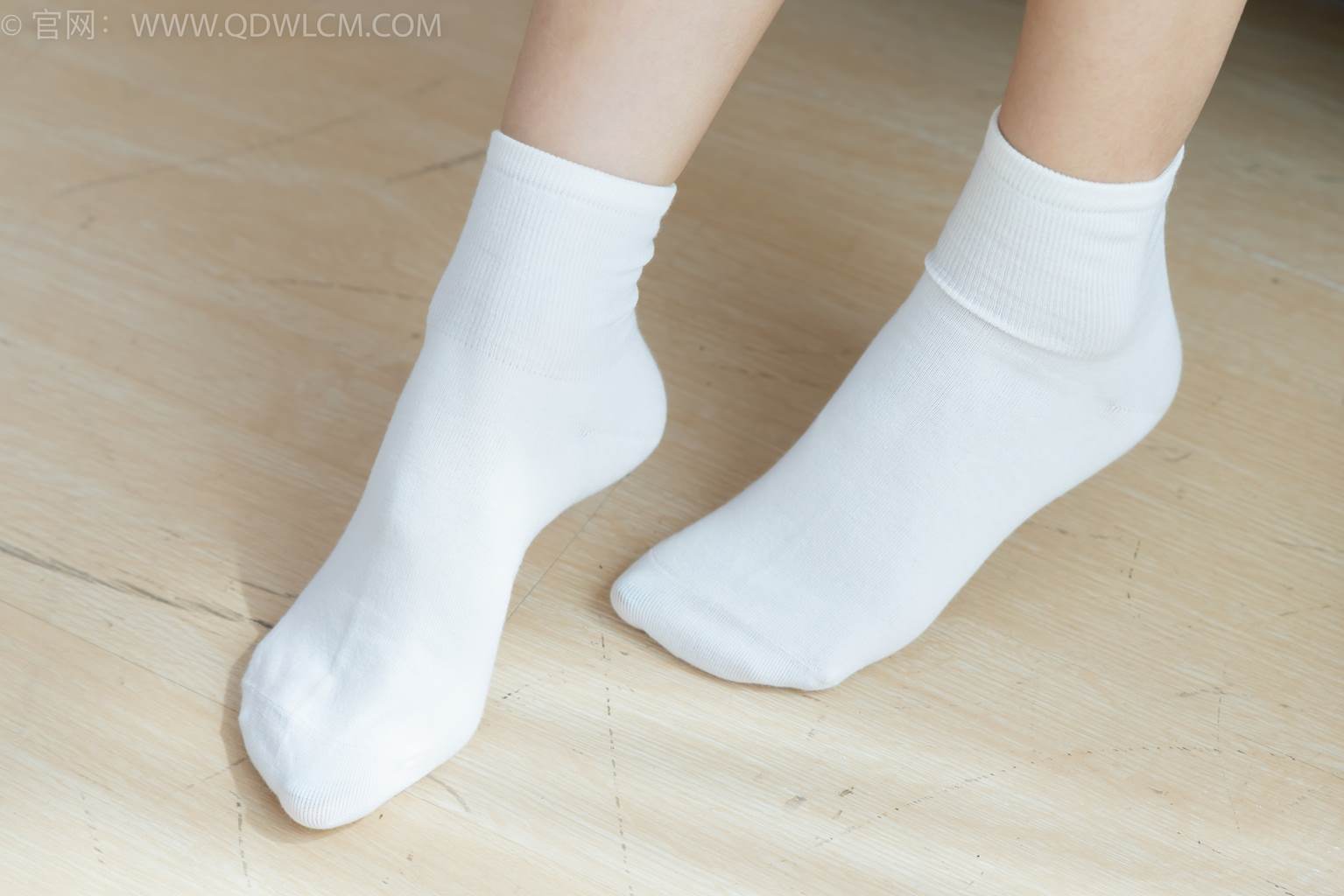 图片[55]-物恋传媒 NO.2461 珠珠-板鞋、白棉袜、裸足[150P] – 速更版-美库