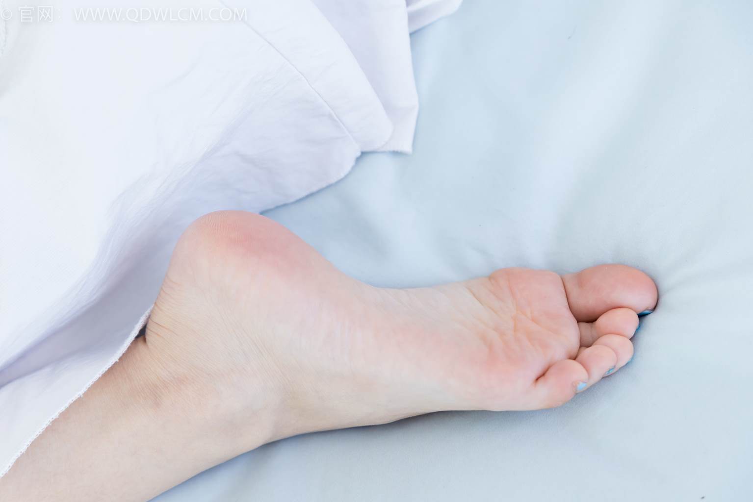 图片[141]-物恋传媒 NO.2461 珠珠-板鞋、白棉袜、裸足[150P] – 速更版-美库