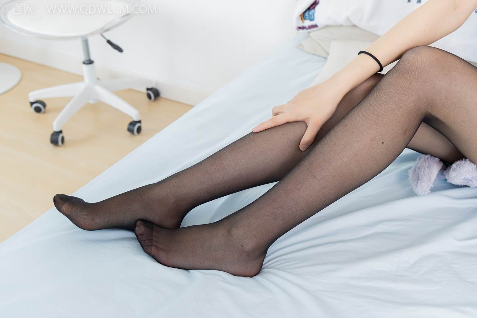 图片[18]-物恋传媒 NO.2462 泡泡-高跟凉鞋、薄黑丝、裸足[160P] – 速更版-美库