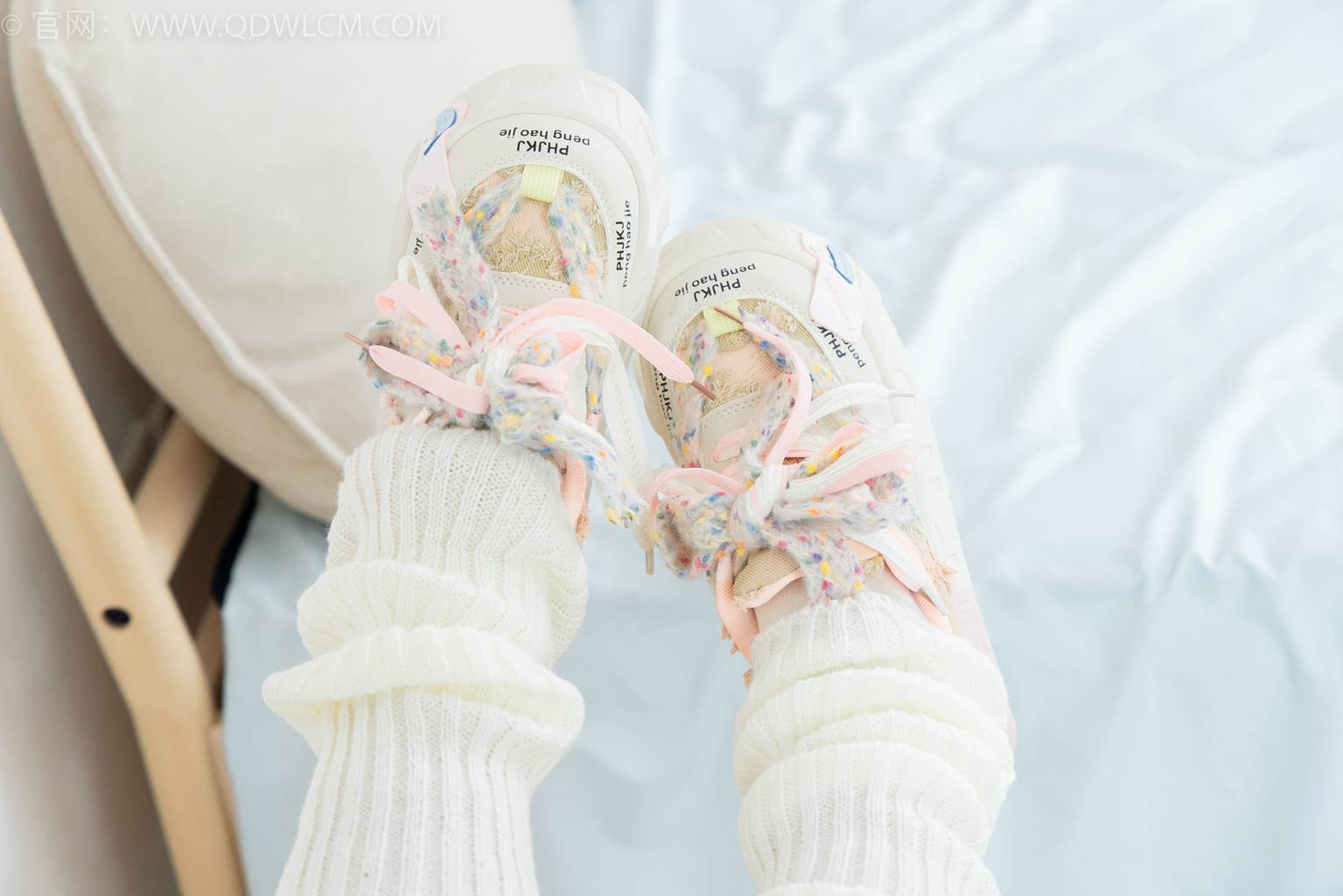 图片[18]-物恋传媒 NO.2463 小野-板鞋、白棉袜、裸足、堆堆袜套[144P] – 速更版-美库