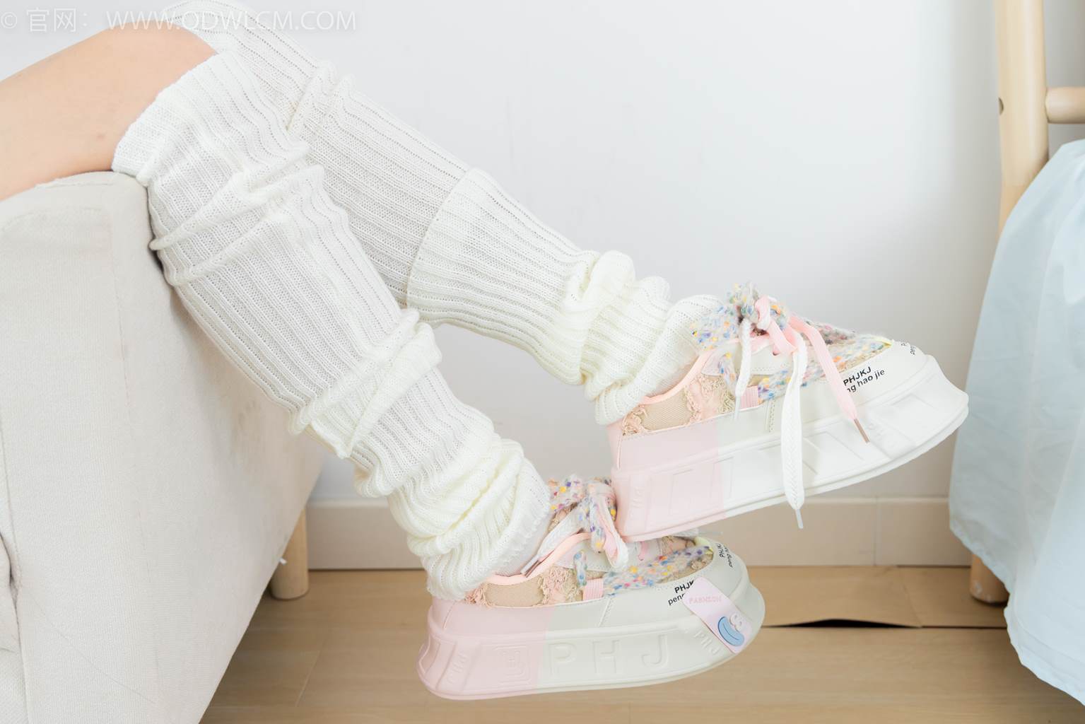 图片[20]-物恋传媒 NO.2463 小野-板鞋、白棉袜、裸足、堆堆袜套[144P] – 速更版-美库