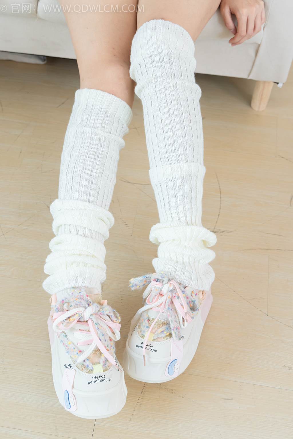 图片[25]-物恋传媒 NO.2463 小野-板鞋、白棉袜、裸足、堆堆袜套[144P] – 速更版-美库