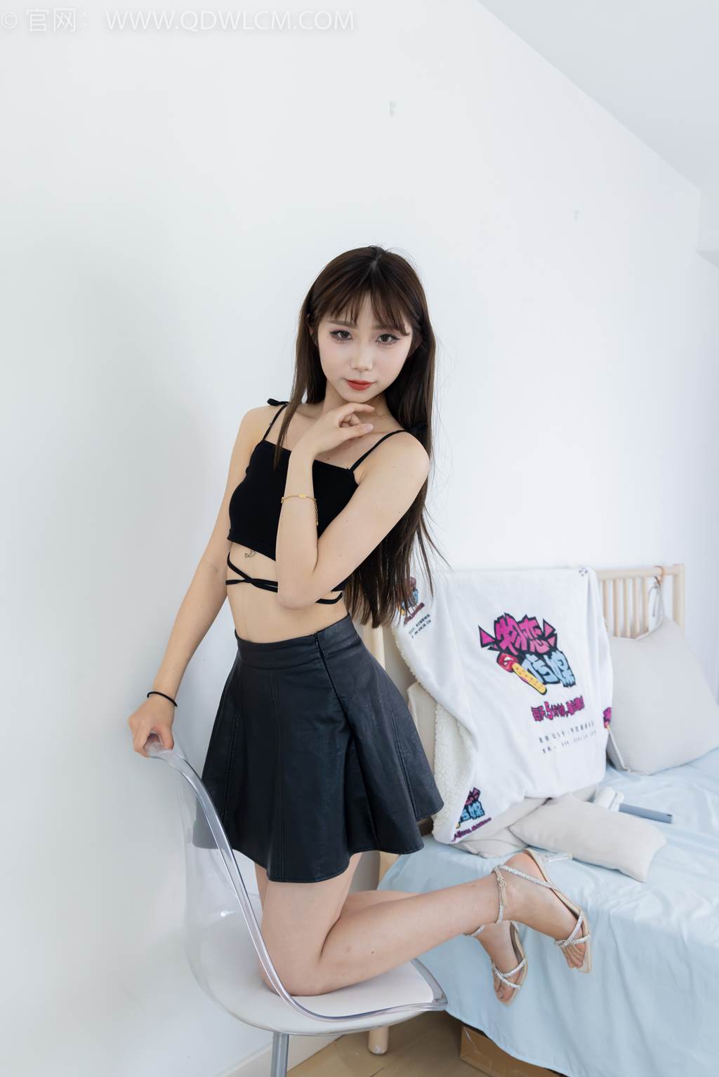 图片[41]-物恋传媒 NO.2462 泡泡-高跟凉鞋、薄黑丝、裸足[160P] – 速更版-美库