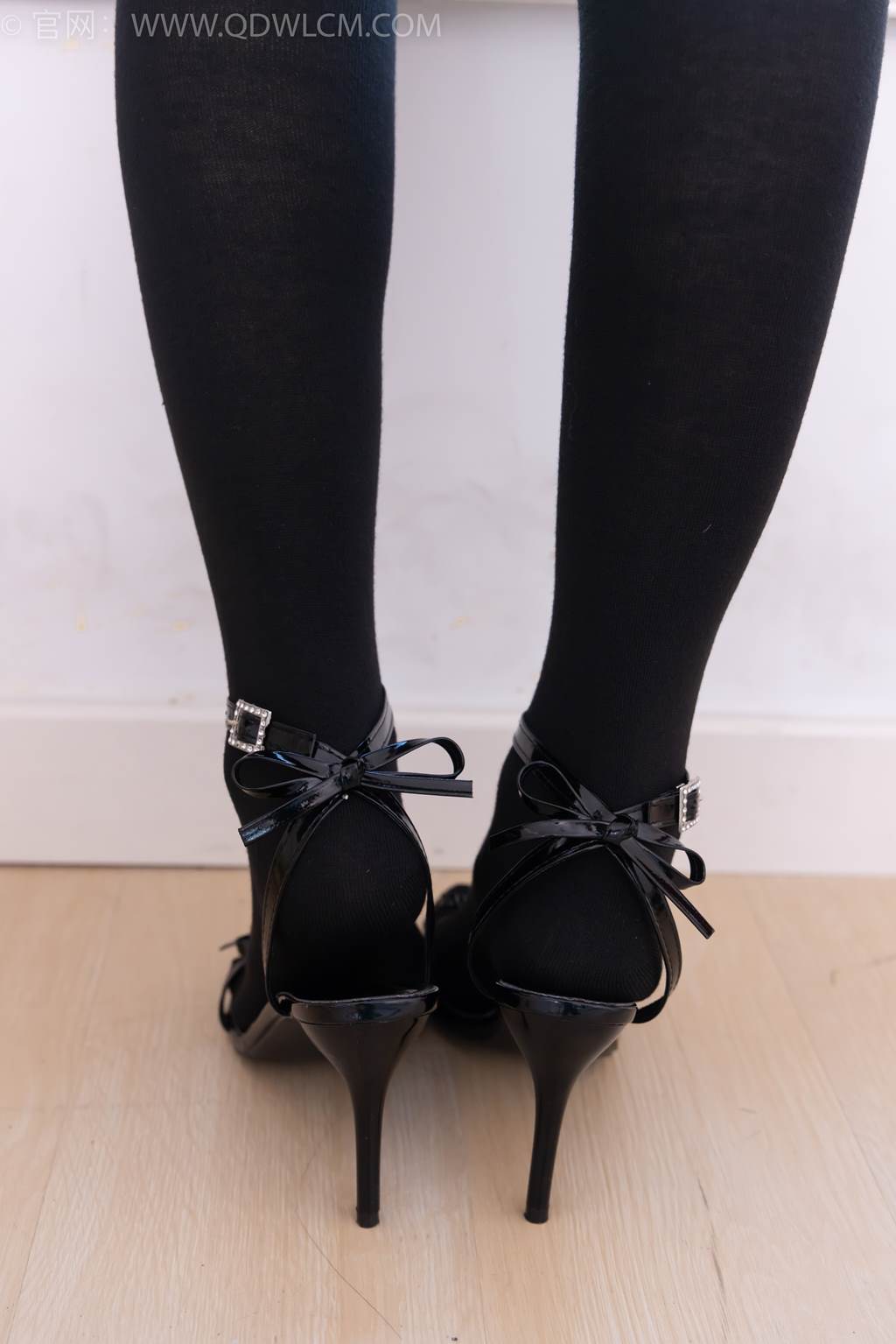 图片[32]-物恋传媒 NO.2465 菜菜-高跟鞋、油亮薄黑丝、黑过膝棉、高跟鞋薄丝袜[140P] – 速更版-美库