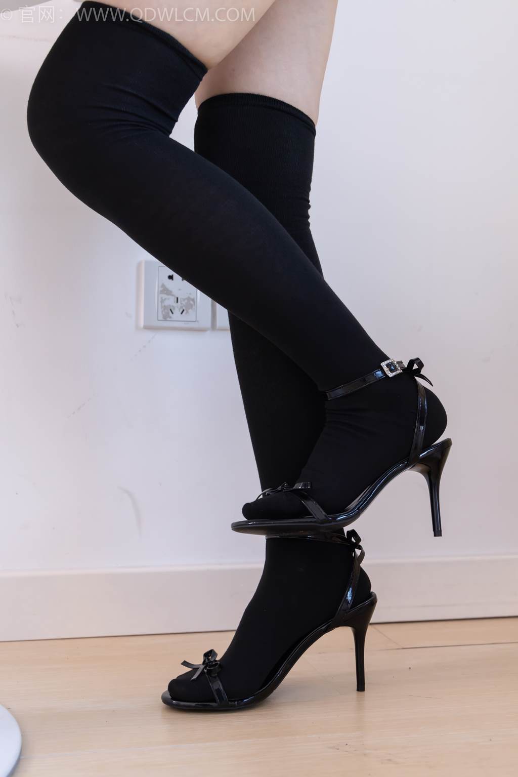 图片[116]-物恋传媒 NO.2465 菜菜-高跟鞋、油亮薄黑丝、黑过膝棉、高跟鞋薄丝袜[140P] – 速更版-美库