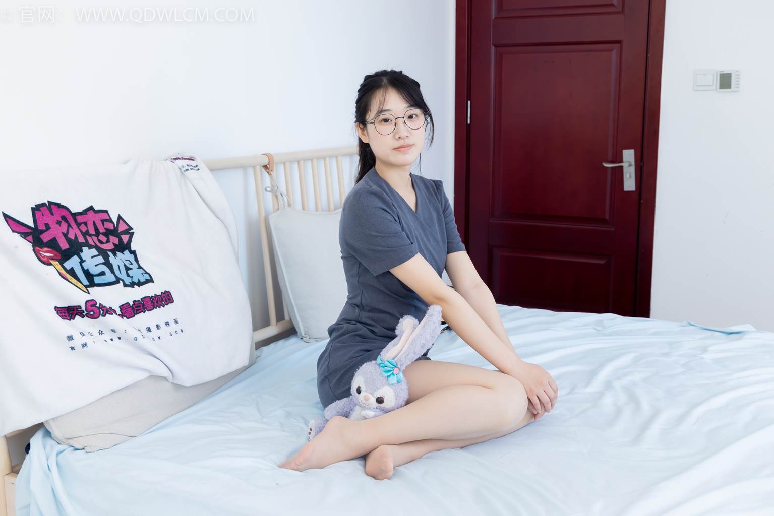 图片[23]-物恋传媒 NO.2466 小椿-三双高跟鞋、薄肉丝、裸足[150P] – 速更版-美库