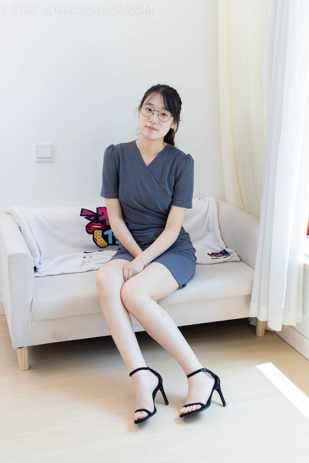 图片[66]-物恋传媒 NO.2466 小椿-三双高跟鞋、薄肉丝、裸足[150P] – 速更版-美库