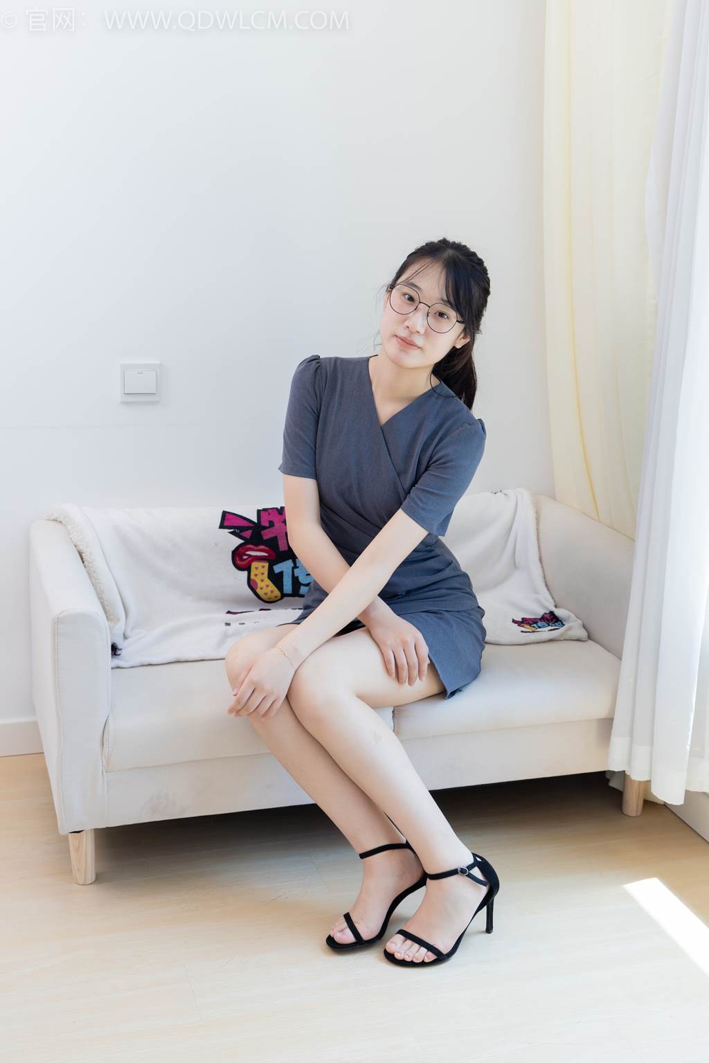 图片[67]-物恋传媒 NO.2466 小椿-三双高跟鞋、薄肉丝、裸足[150P] – 速更版-美库