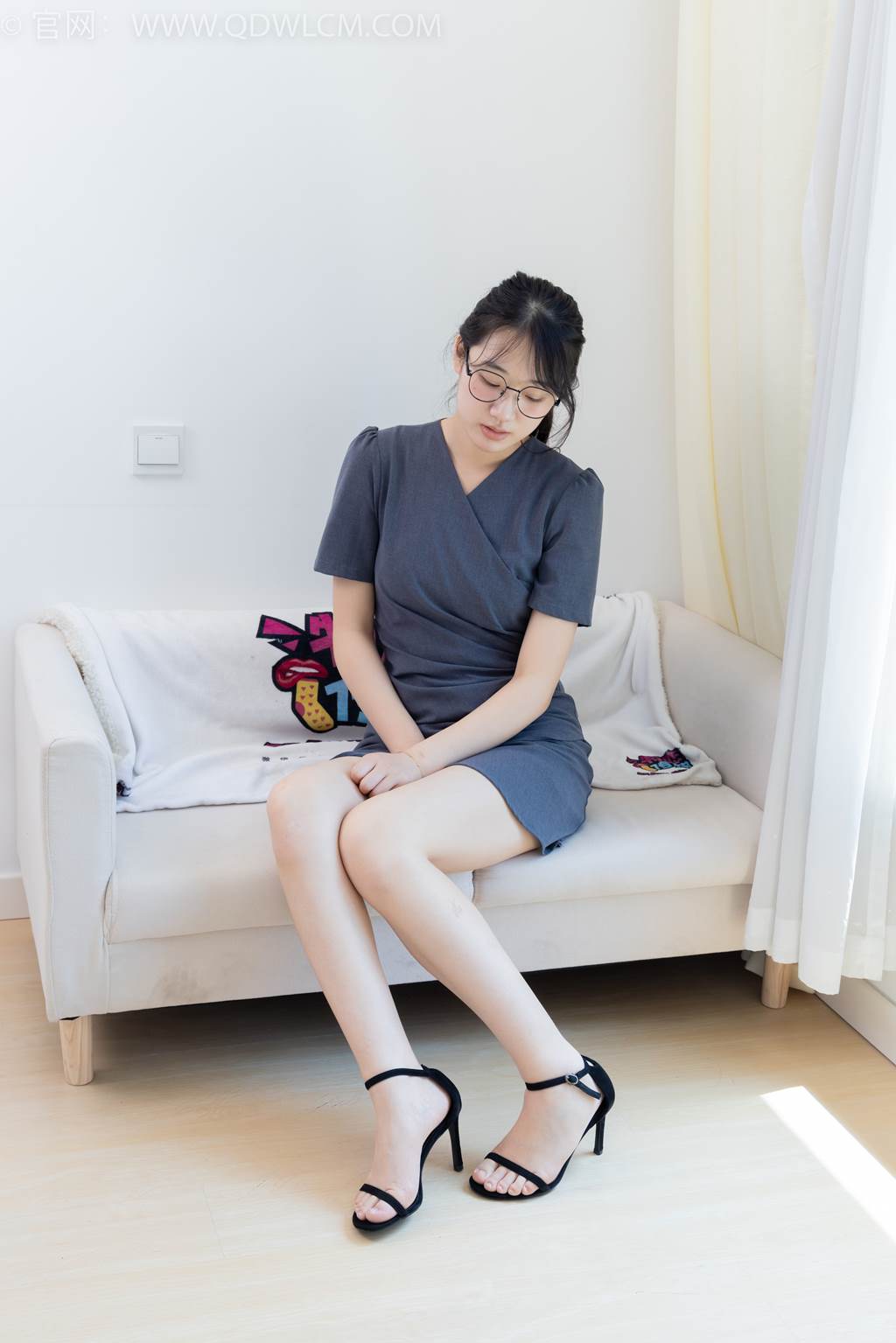 图片[68]-物恋传媒 NO.2466 小椿-三双高跟鞋、薄肉丝、裸足[150P] – 速更版-美库