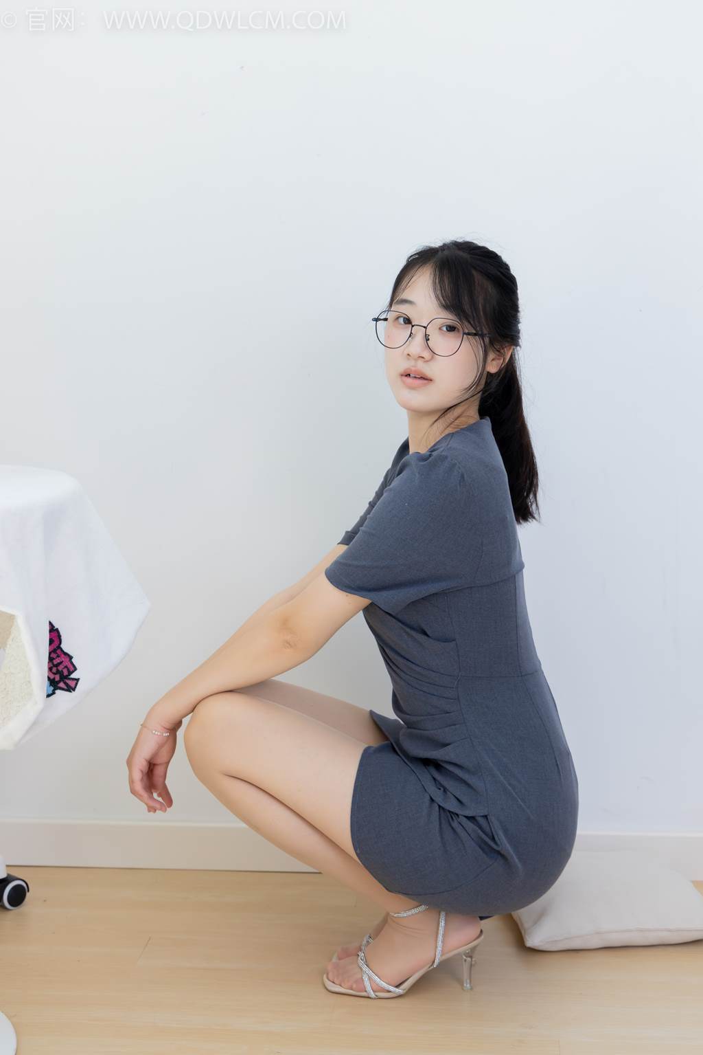 图片[151]-物恋传媒 NO.2466 小椿-三双高跟鞋、薄肉丝、裸足[150P] – 速更版-美库