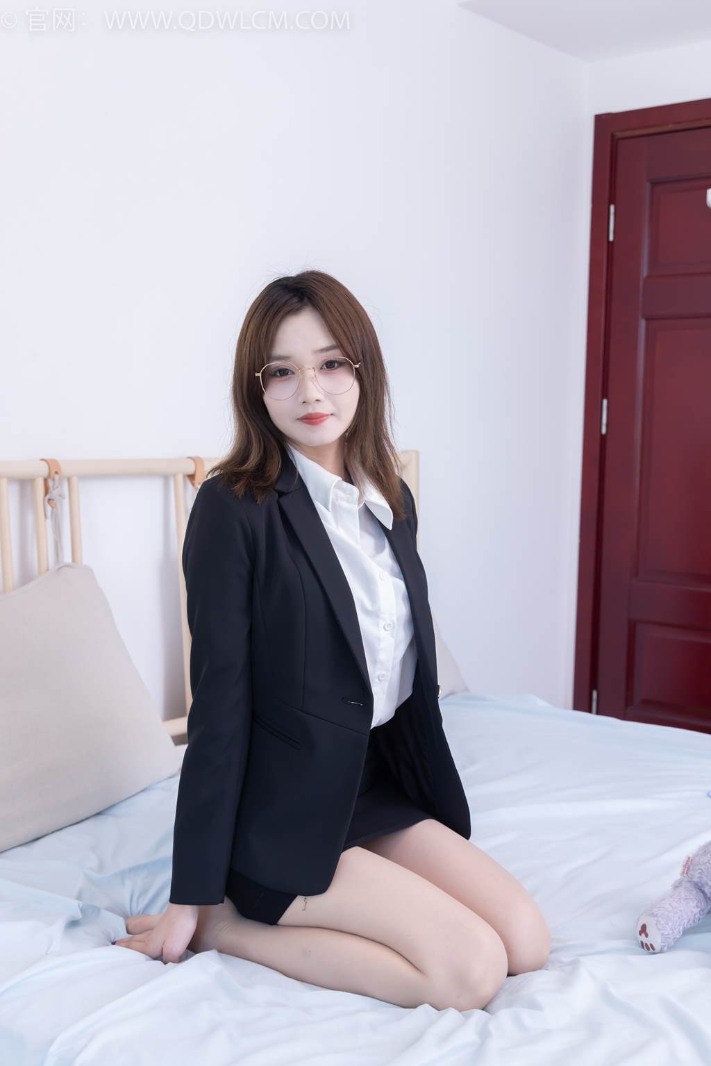 图片[127]-物恋传媒 NO.2467 橙子-两双高跟凉鞋、薄肉丝、薄黑丝、裸足[165P] – 速更版-美库