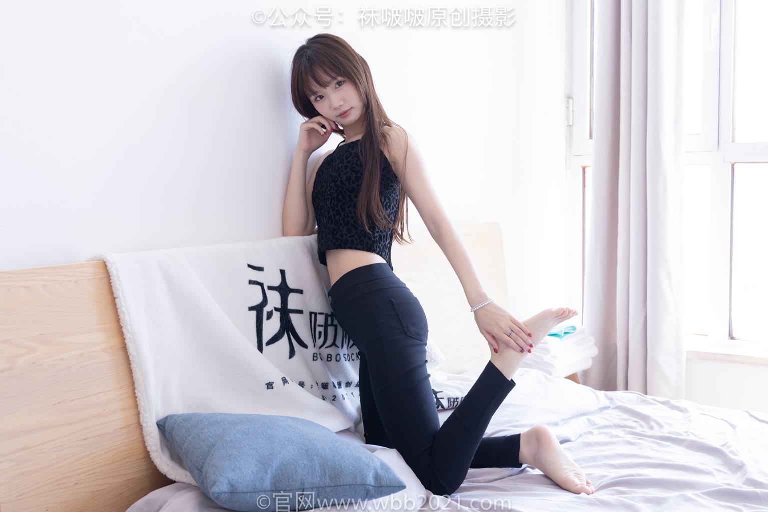 图片[35]-[BoBoSocks袜啵啵]NO.598 甜甜圈-马丁靴、薄肉丝、裸足[108P] – 速更版-美库