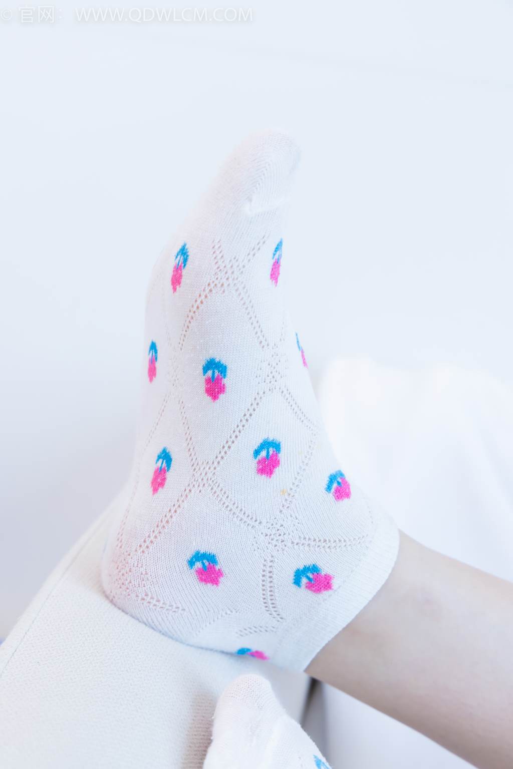 图片[35]-物恋传媒 NO.2470 芙芙-运动鞋、白棉袜、裸足[110P] – 速更版-美库