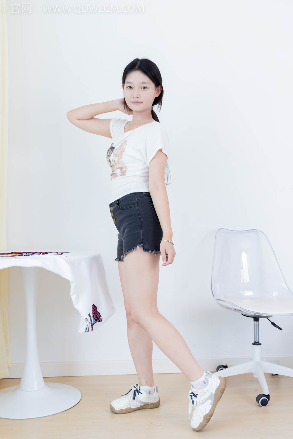 图片[73]-物恋传媒 NO.2470 芙芙-运动鞋、白棉袜、裸足[110P] – 速更版-美库