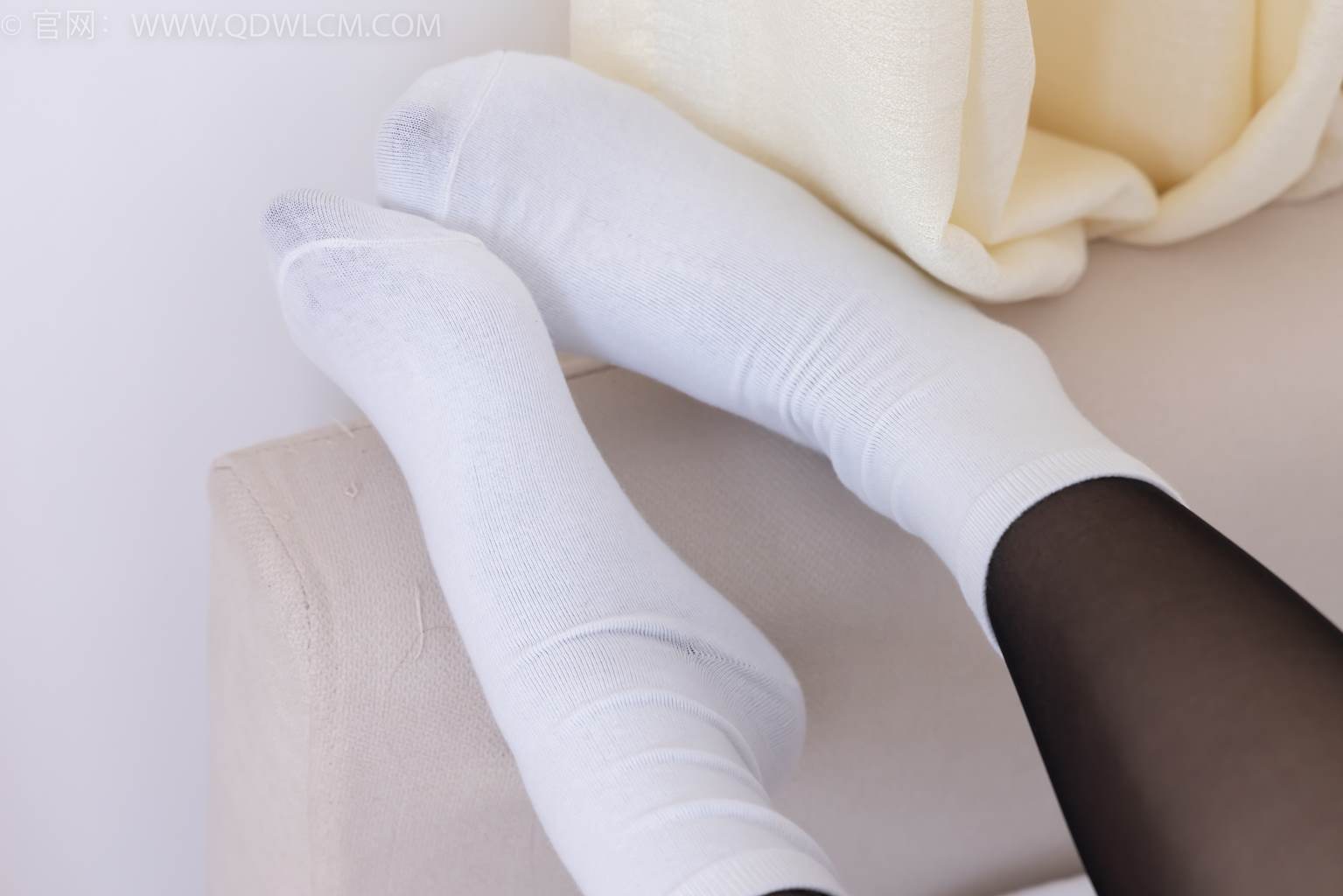 图片[82]-物恋传媒 NO.2473 橙子-板鞋、白棉袜、薄黑丝[135P] – 速更版-美库